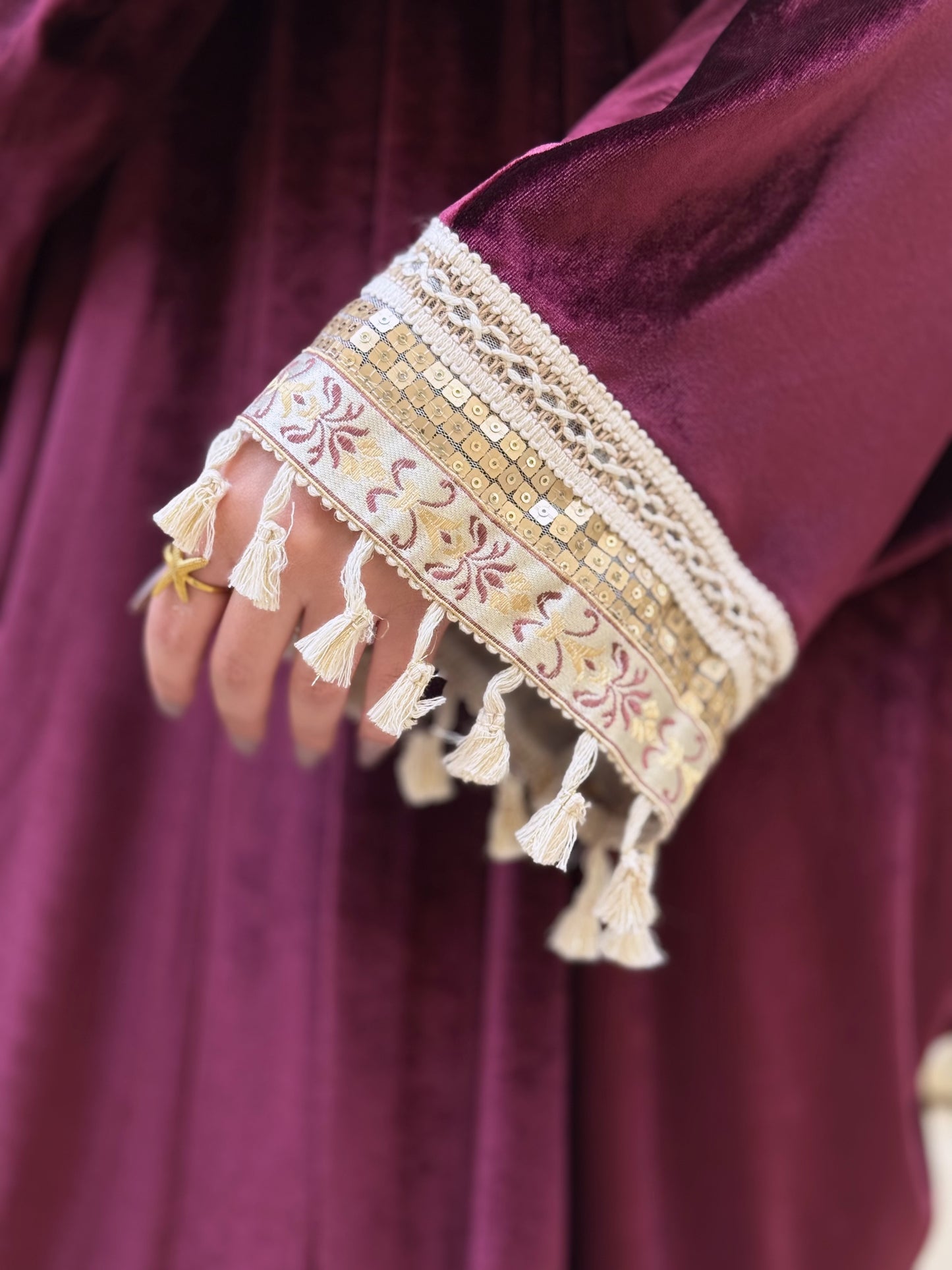 Velvet Kaftan – Statement Sleeves