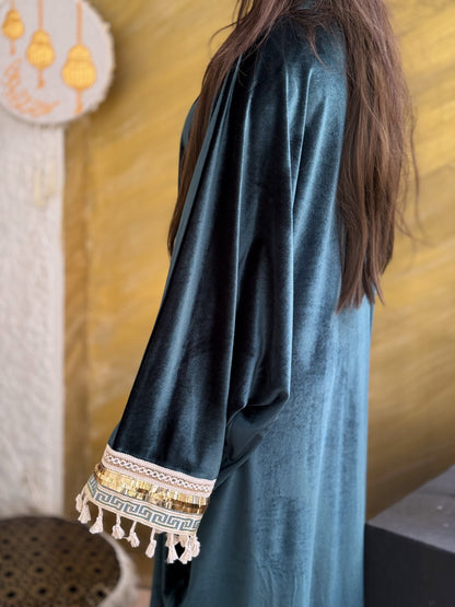 Velvet Kaftan – Statement Sleeves