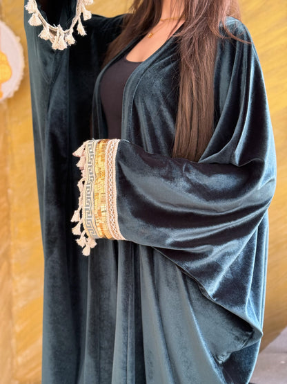 Velvet Kaftan – Statement Sleeves